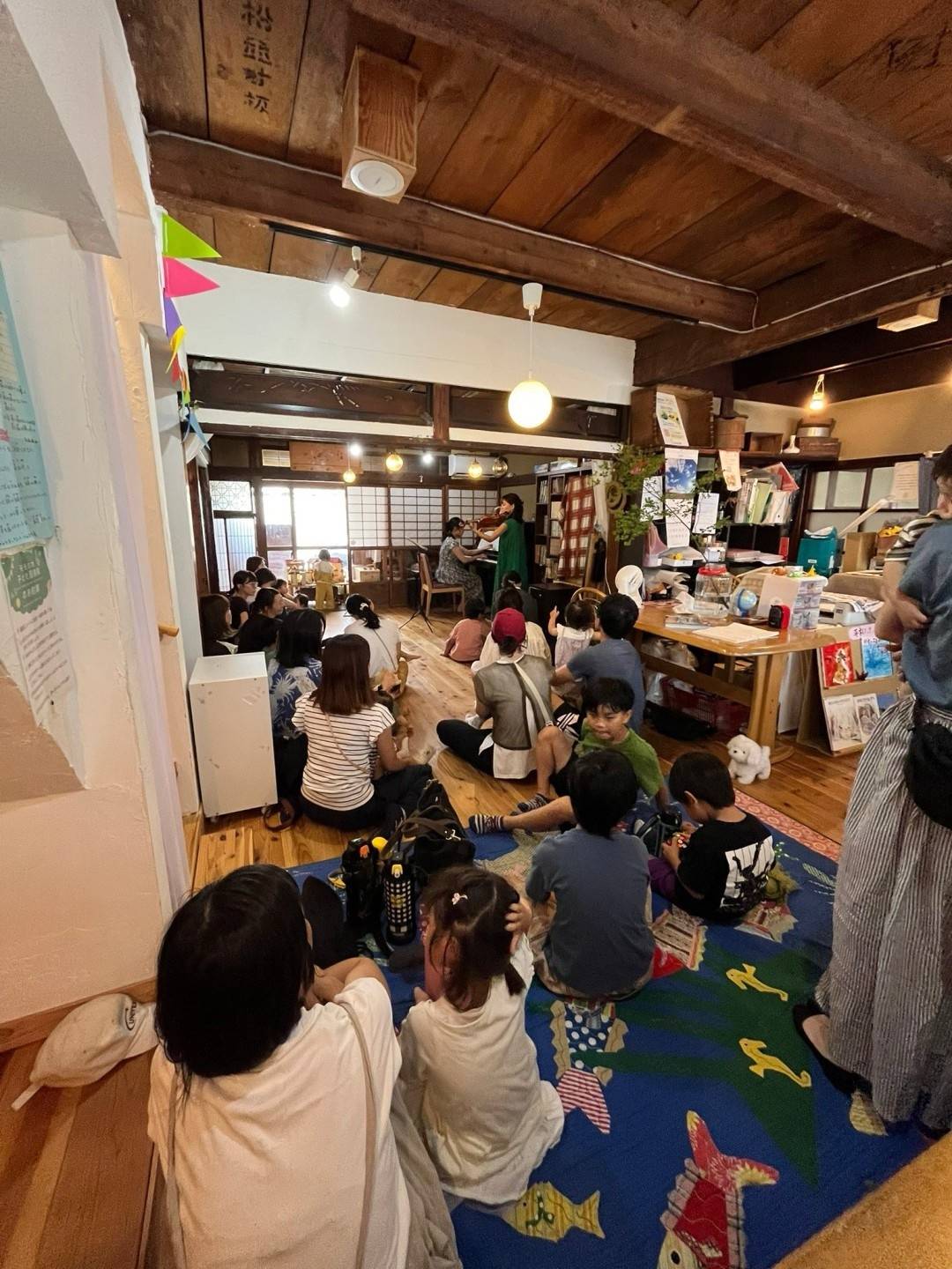 コンサートの様子(調布学園・第二調布学園 地域交流センター「まんまる」)