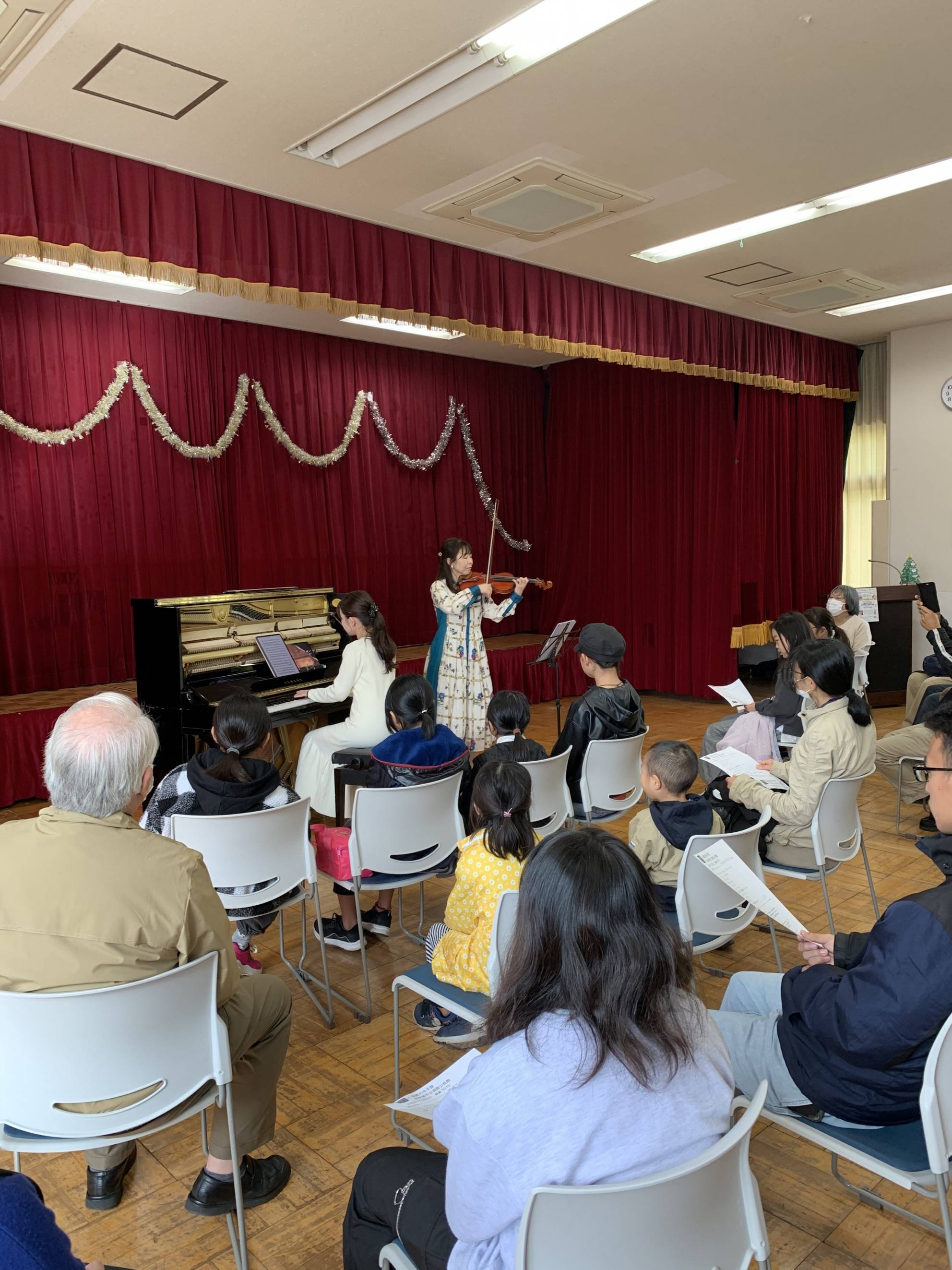 コンサートの様子(須賀の寺子屋@平塚市立須賀公民館)