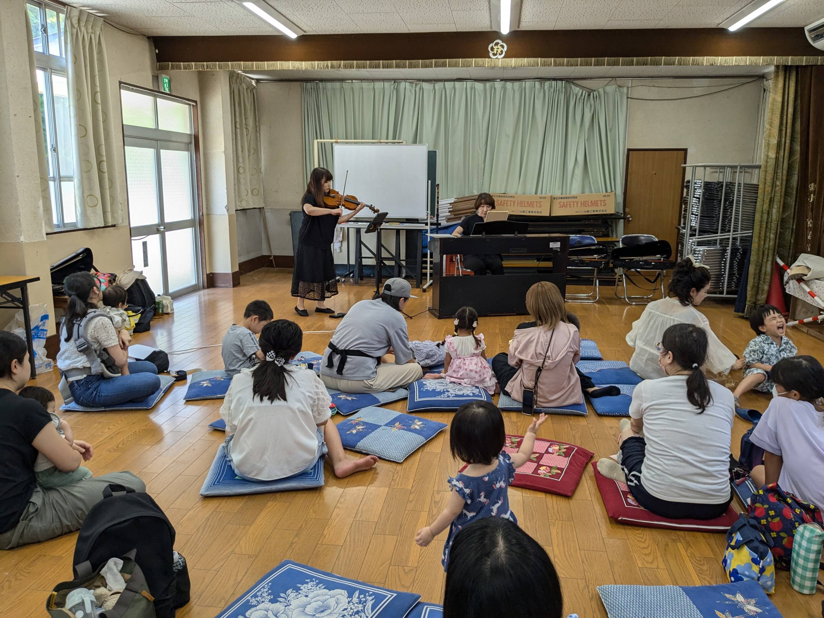 コンサートの様子(おだわら児童館連合@荻窪公民館)