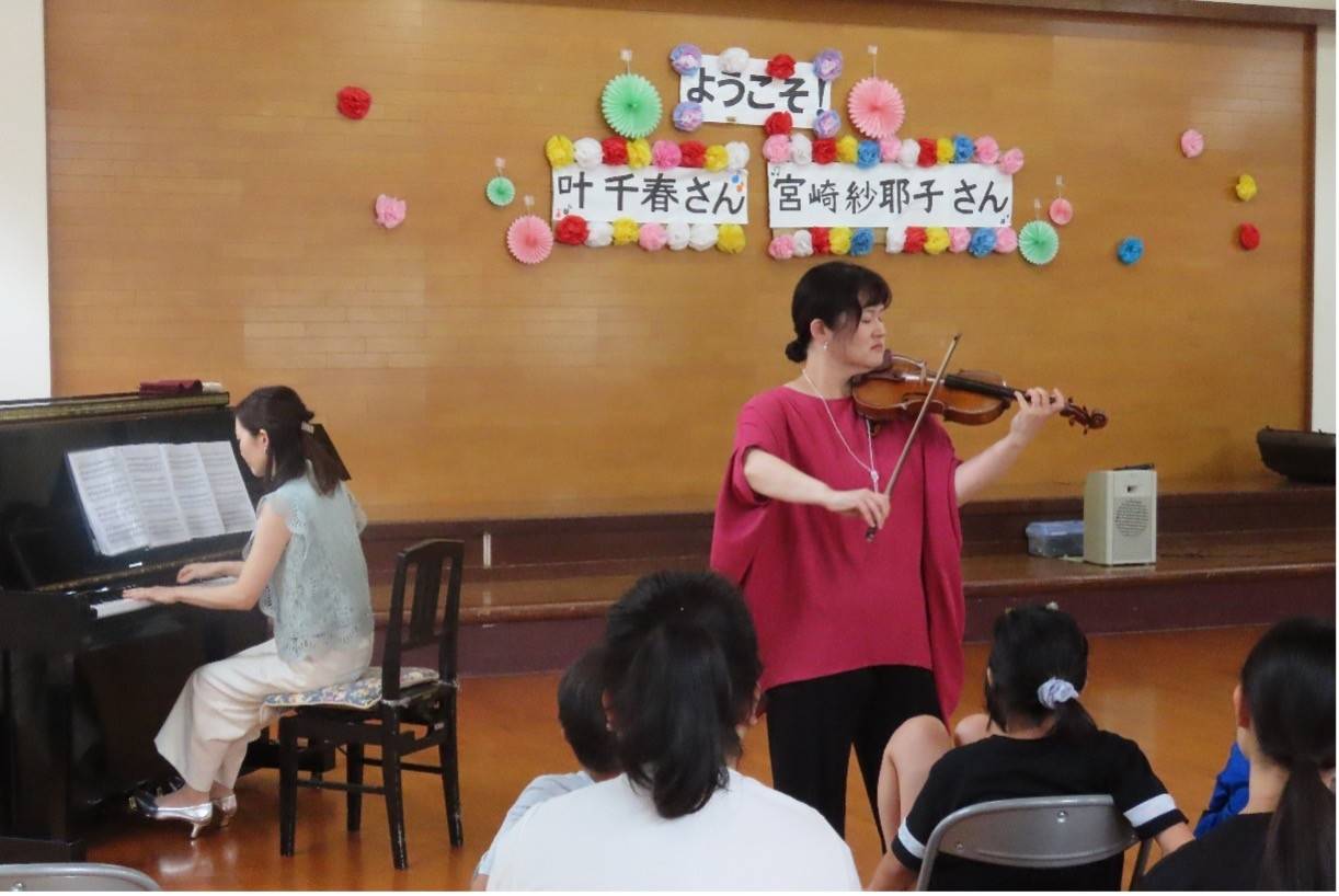 コンサートの様子(児童養護施設 一関藤の園)