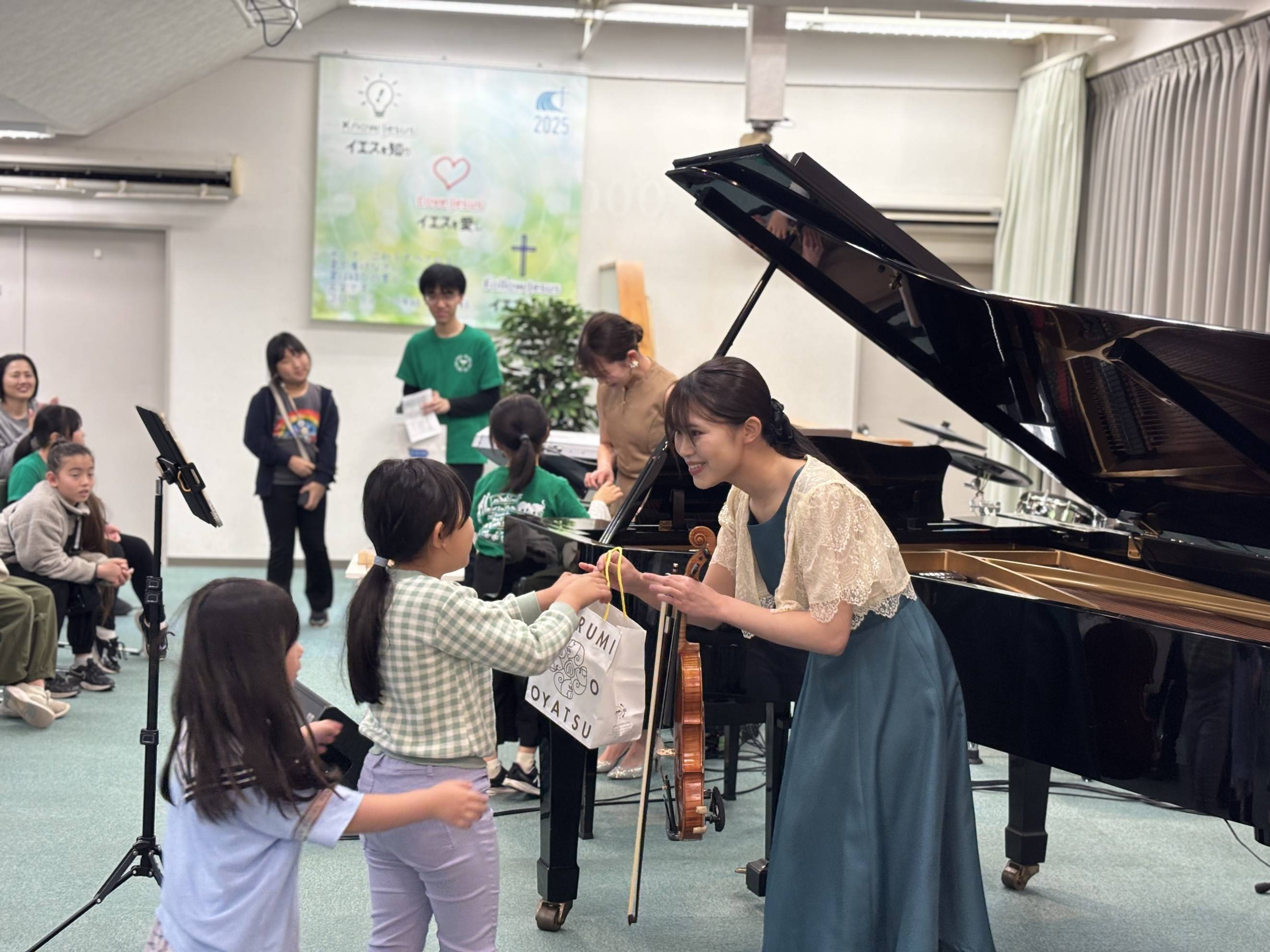 コンサートの様子(学童保育のあ@本郷台キリスト教会 ダイヤモンドチャペル)