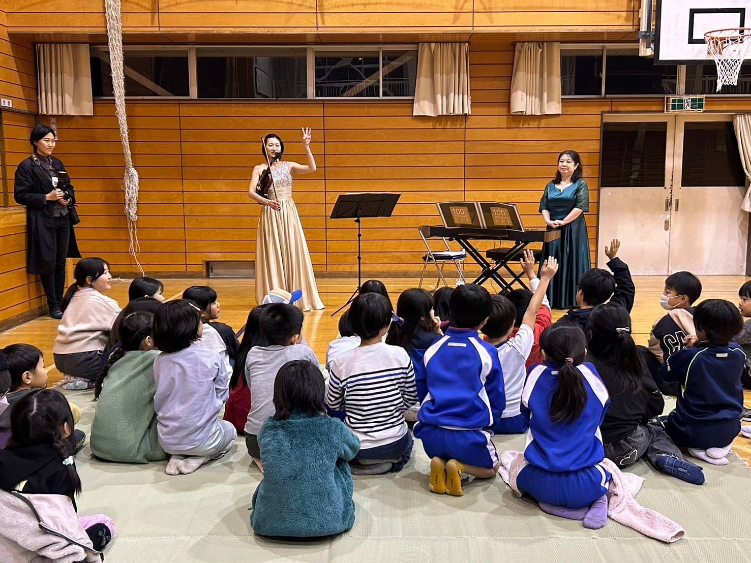 コンサートの様子(まちサポ雫石@雫石町立七ツ森小学校 体育館)