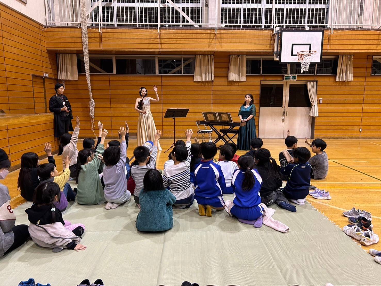 コンサートの様子(まちサポ雫石@雫石町立七ツ森小学校 体育館)