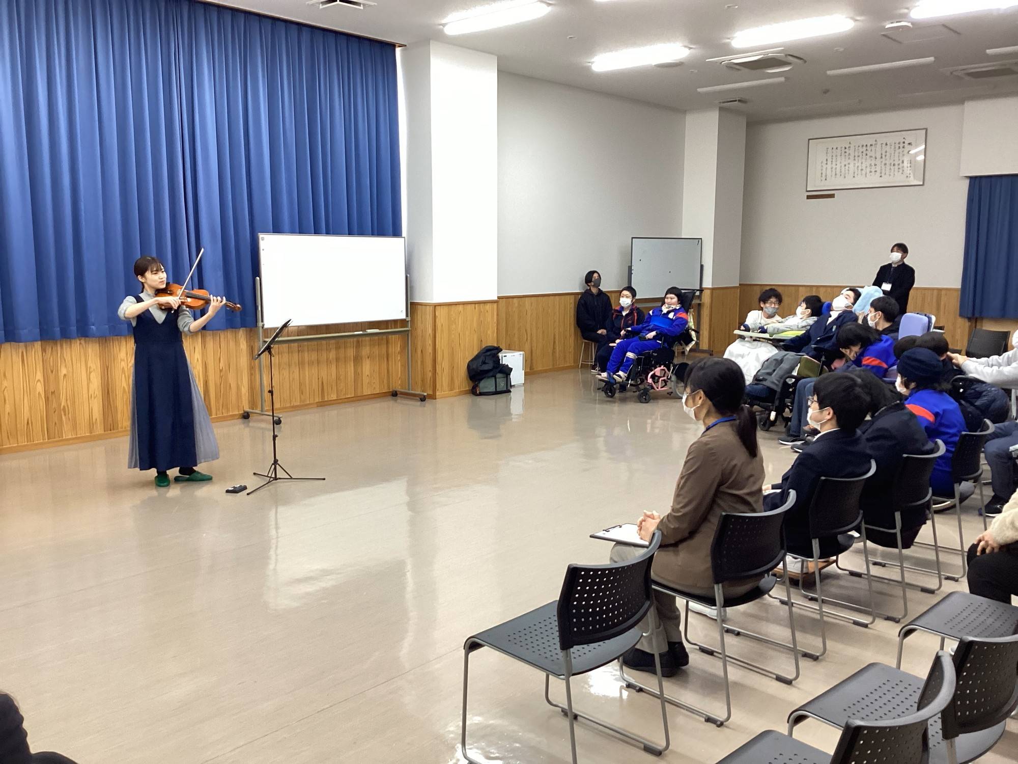 コンサートの様子(山梨県立やまびこ支援学校 2公演)