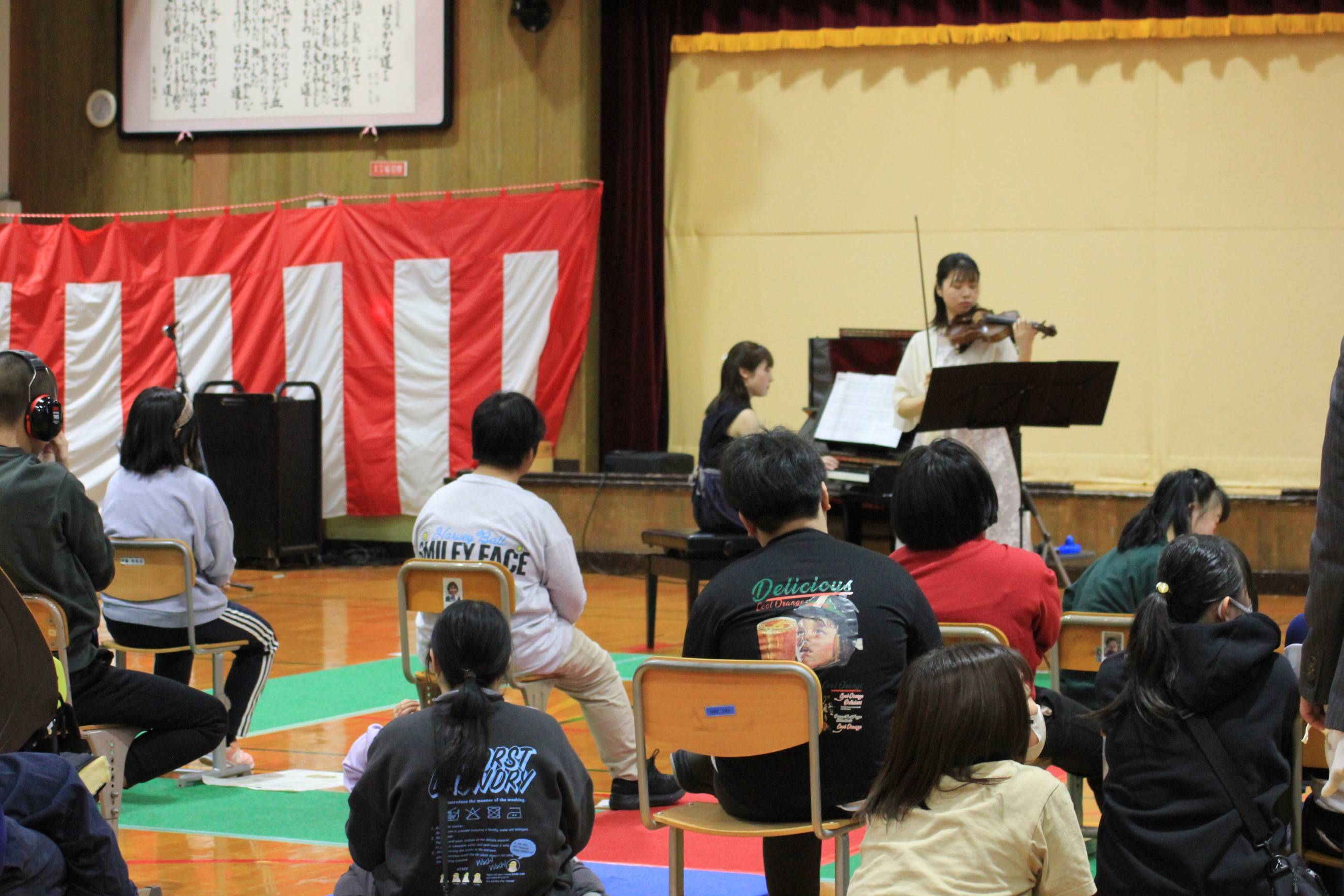 コンサートの様子(北海道網走養護学校)