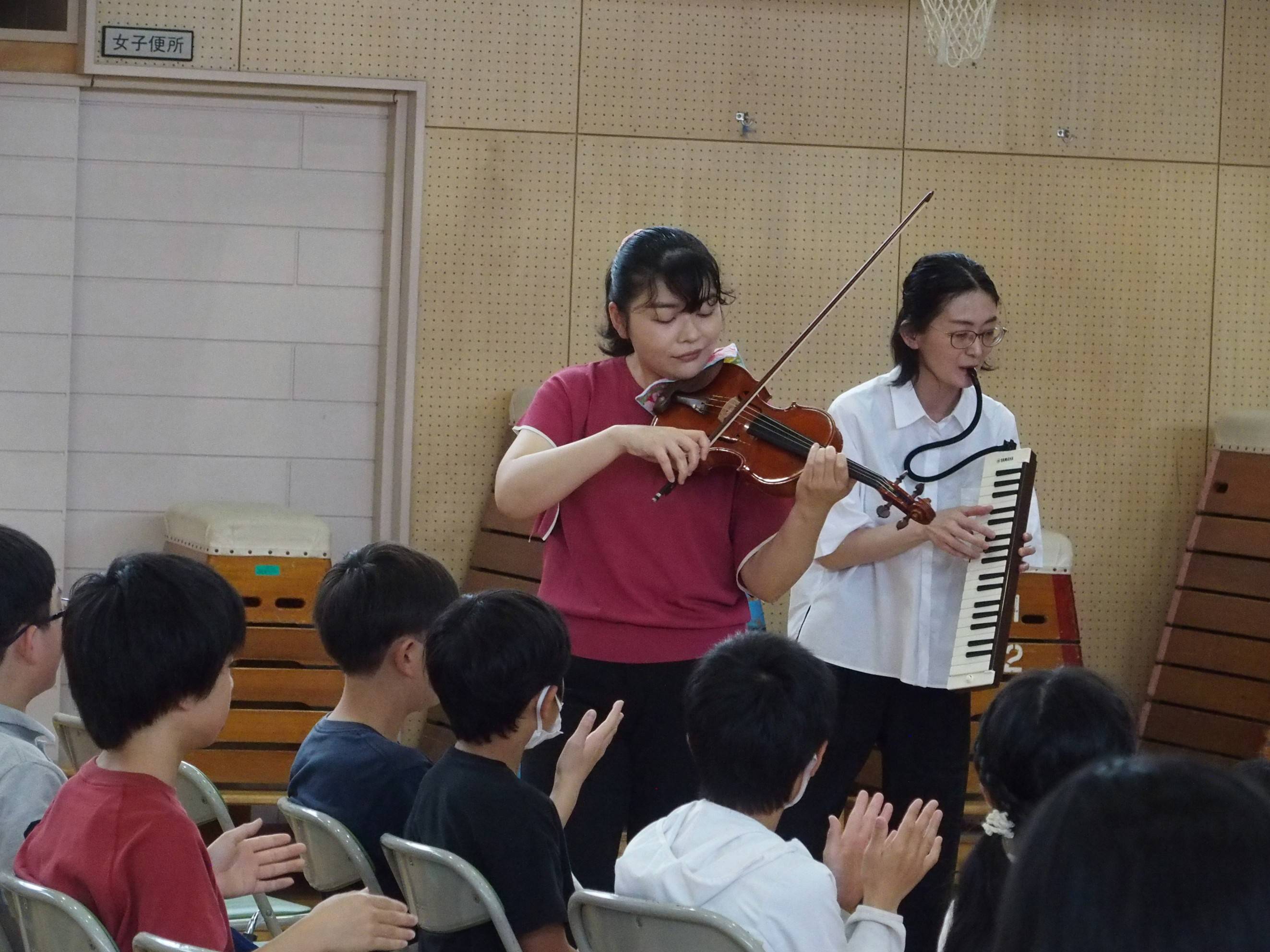 コンサートの様子(八王子市立鑓水小学校 放課後子ども教室)